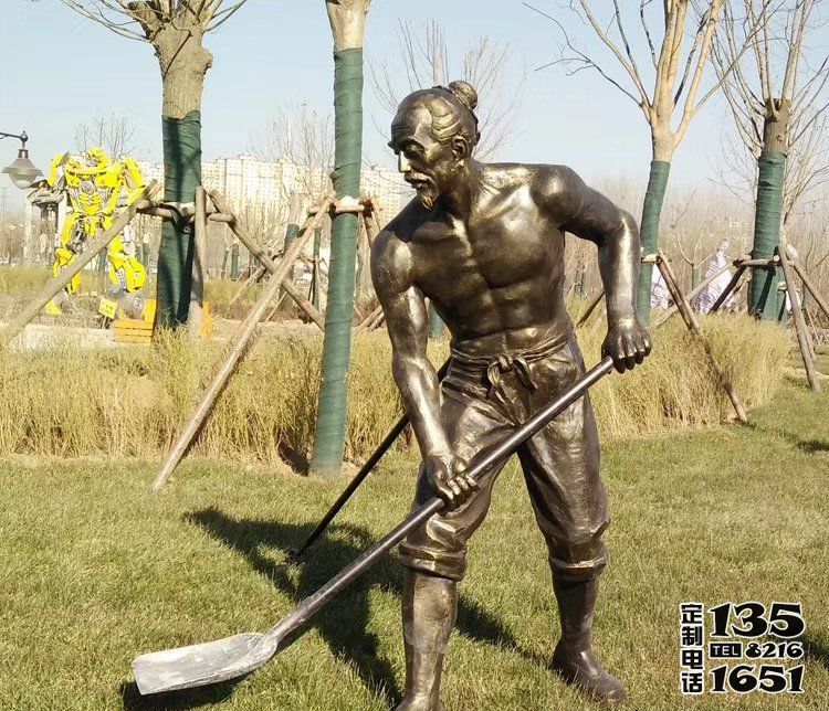 戶外景觀鋤草的農(nóng)民玻璃鋼仿銅擺件春耕人物雕塑 戶外景觀鋤草的農(nóng)民玻璃鋼仿銅擺件春耕人物雕塑